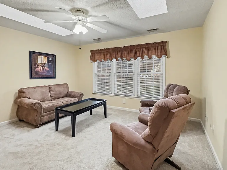 4618 Country Woods Ln — Photo 7