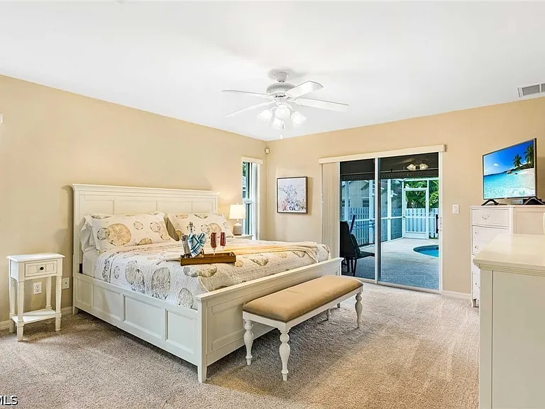 4226 SW 14th Pl — Photo 9