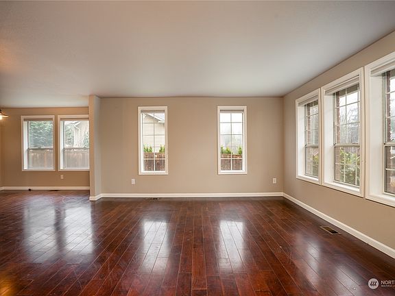 3rd image of 1126 24th Avenue SE