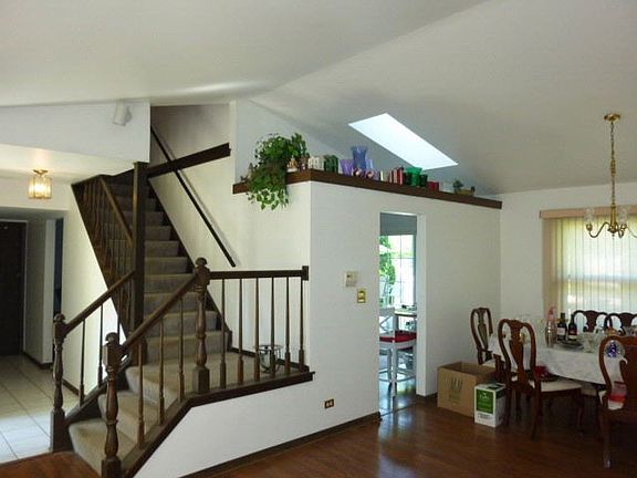 4th image of 250 Mulford Ln