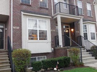 690 Superior Pkwy, Westland, MI 48185