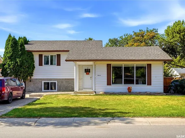 11 McSherry CRESCENT, Regina, SK S4T 7B4