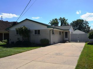 50945 Rose St, New Baltimore, MI