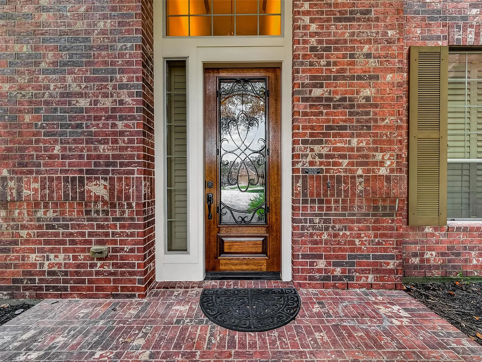 5 bed, 3.5 bath, 3850 sqft, $5,000 — Photo 4