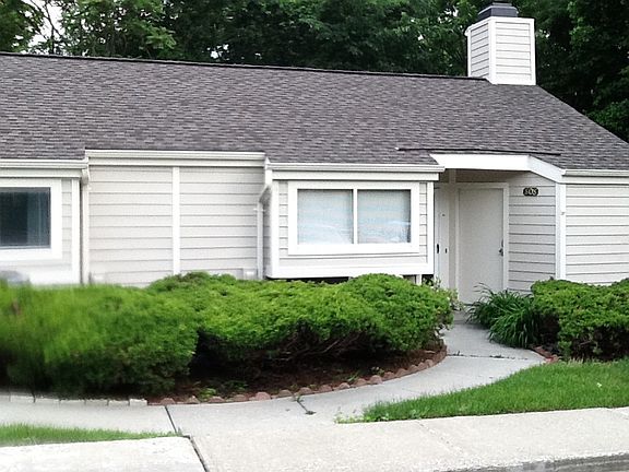 Corner Unit with back deck