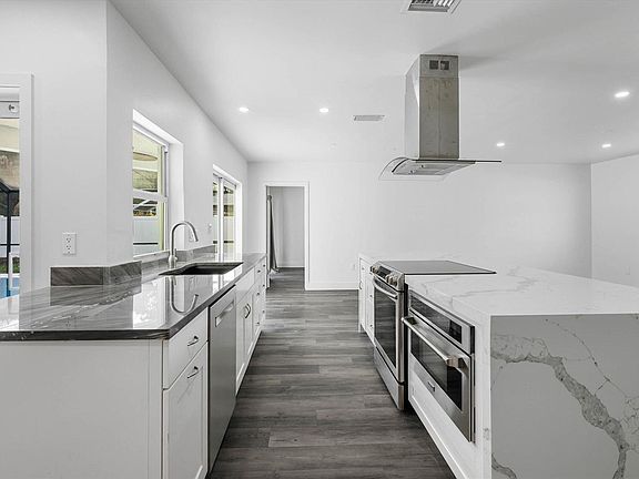 5th image of 1650 NW 9th St