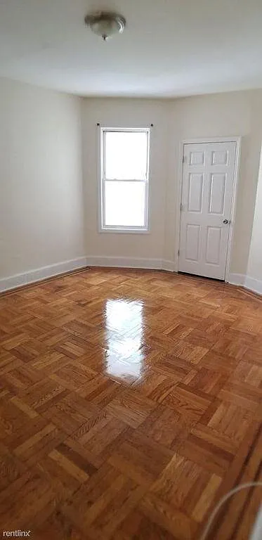 3 bed, $2,400 — Photo 2