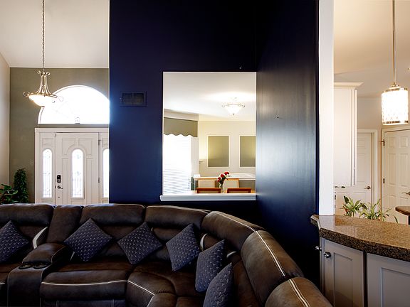 3rd image of 508 N Raven Rd