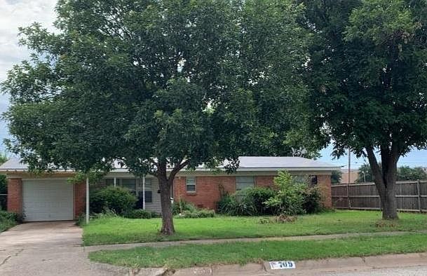 1st image of 709 S Jefferson Dr