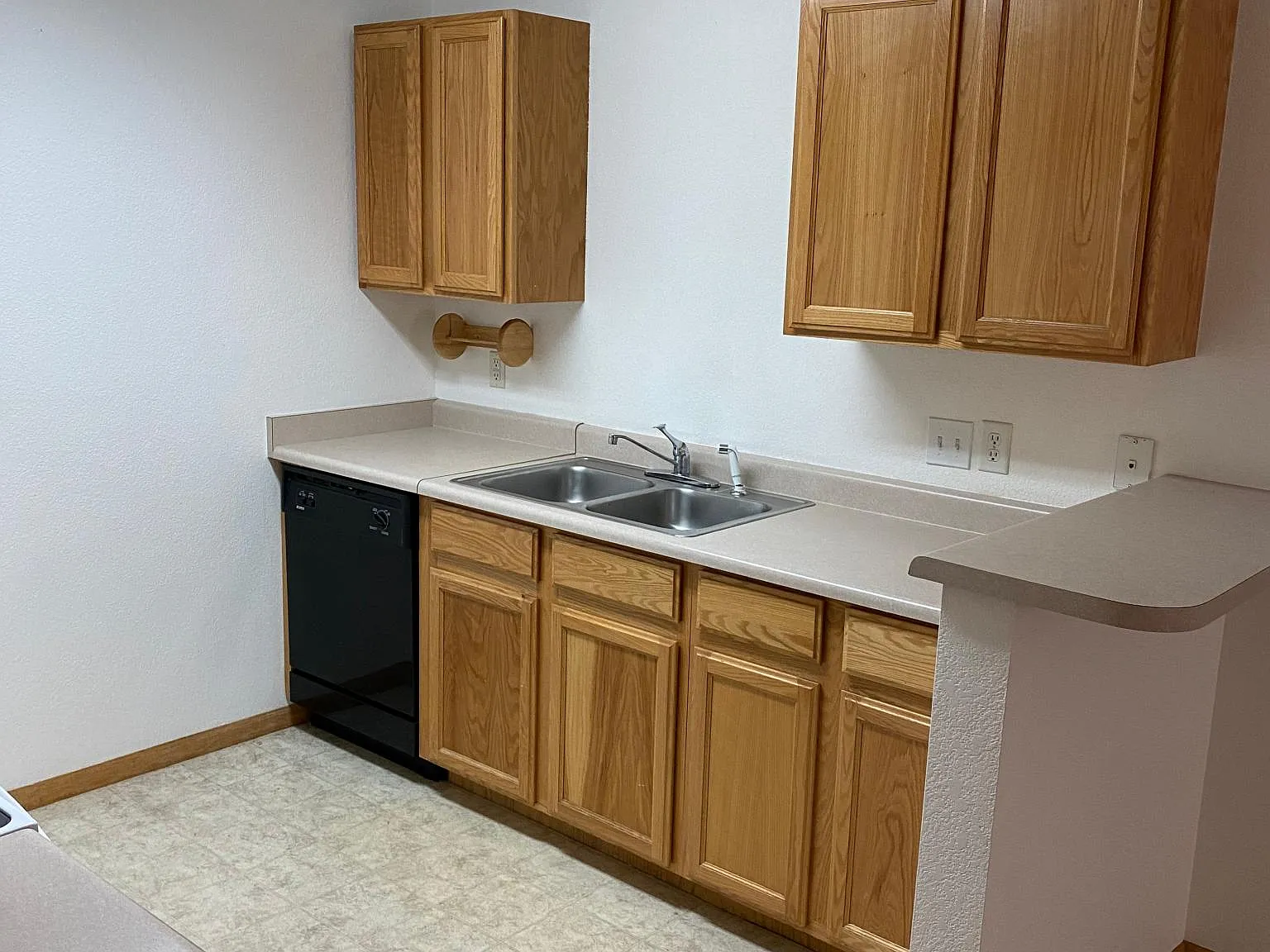 1221 University Ave — Photo 4