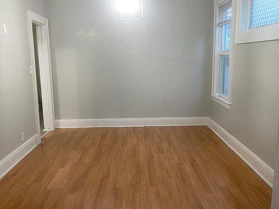 4th image of 151 Carolina Ave Floor 1
