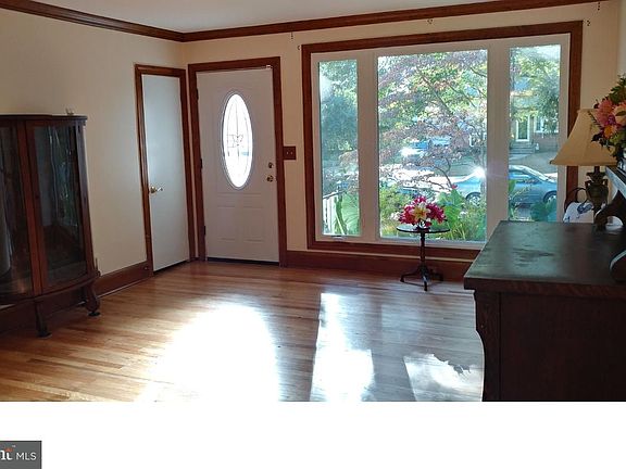 3rd image of 2615 Maclary Dr