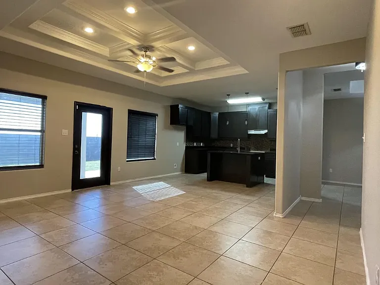 4011 Aidin St — Photo 2