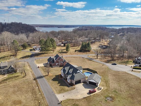 4th image of 103 Summer Ln