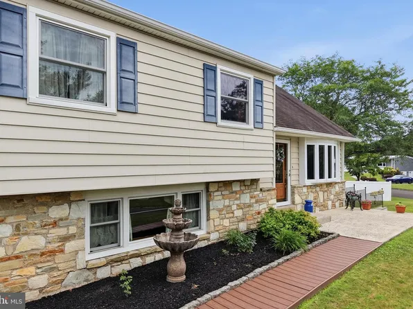 114 Dolly Ln, Chalfont, PA 18914