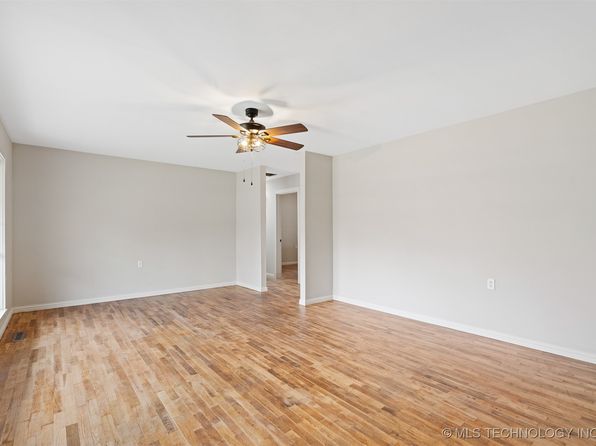 401 S Cedar St, Sallisaw, OK 74955