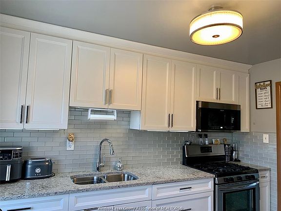 5th image of 2943 Manchester Rd