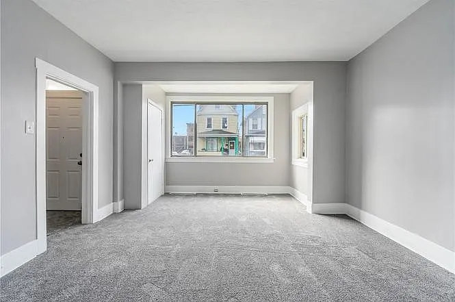 814 Woodward Ave — Photo 2