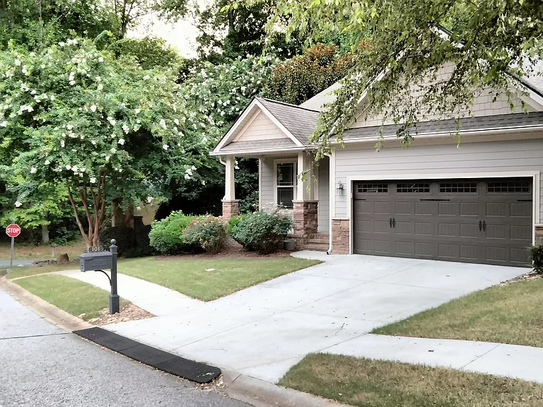 101 Beaumont Creek Ln — Photo 3