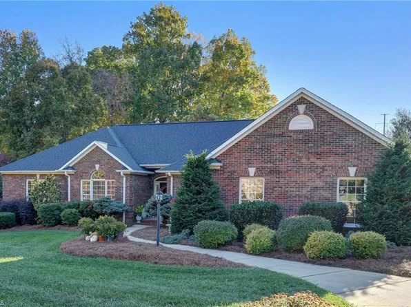 203 W Stonebury Ct, Reidsville, NC 27320