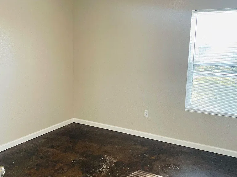 611 Gizelle St — Photo 11
