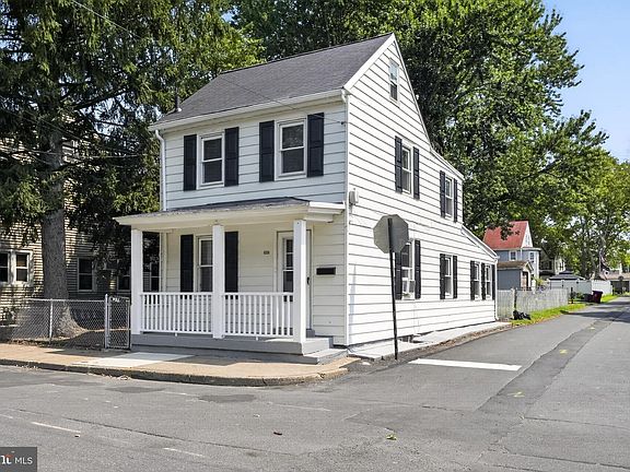 2nd image of 517 Maple St