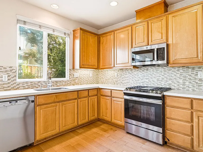 2018 McKenzie Pl — Photo 10