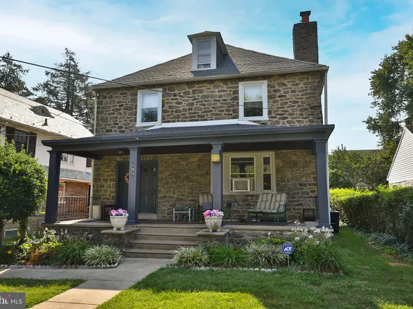 595 Hermit St, Philadelphia, PA 19128