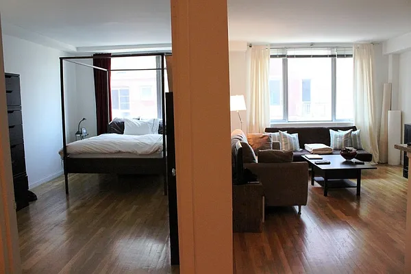 Rented by City Connections Realty | media 6