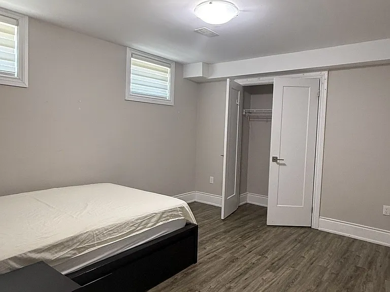 25 Westbourne Ave #BASEMENT — Photo 23