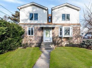 106 Norman St, New Hyde Park, NY 11040