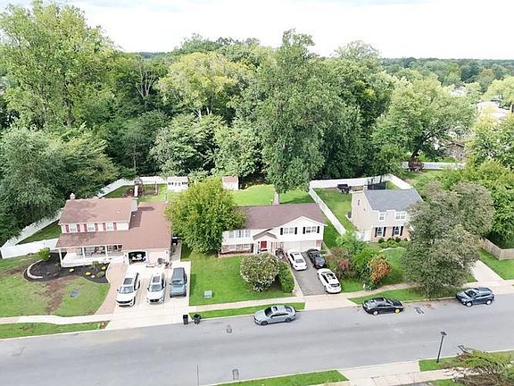 5th image of 310 Hollyoke Rd