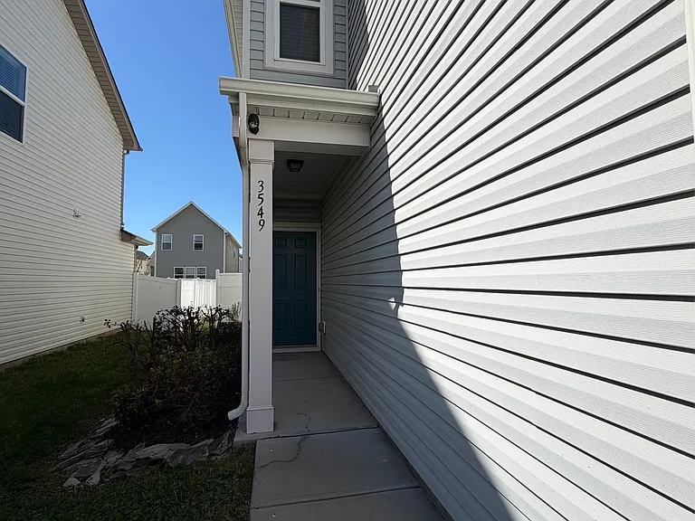 3549 Saddlebrook Dr — Photo 2
