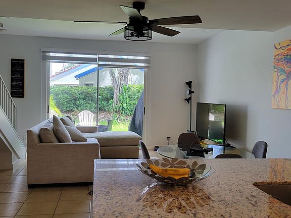 4th image of 910 Sorrento Dr