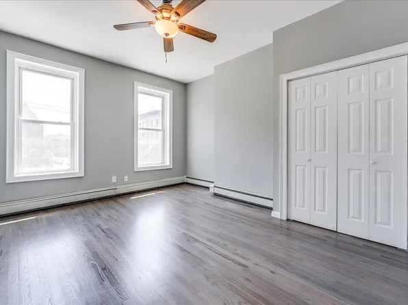 402 Grand Street image 6 of 20