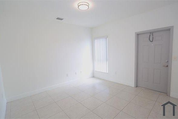 1st image of 5901 NW 182nd Ln #102