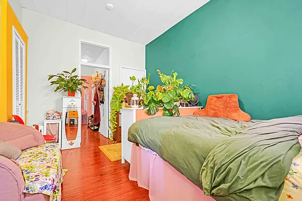 Rented by Brownstone Property Group | media 8