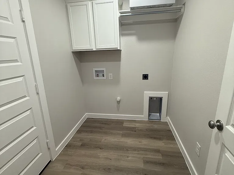 3011 Swenson St — Photo 14