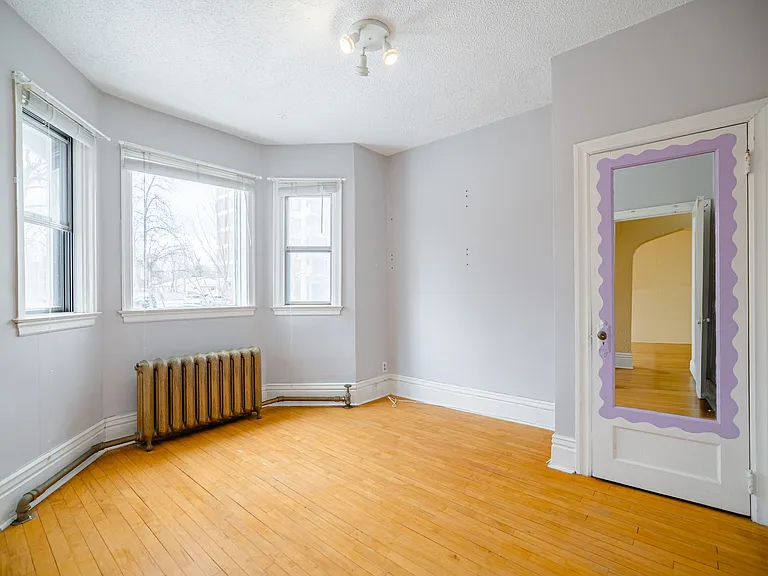 826 Grosvenor Ave #1 — Photo 1
