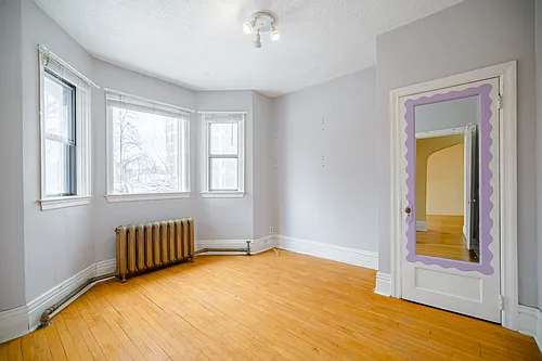 826 Grosvenor Ave #1 Photo 1