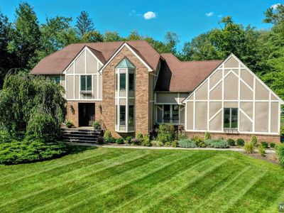 114 Woodcrest Dr, Woodcliff Lake, NJ, 07677