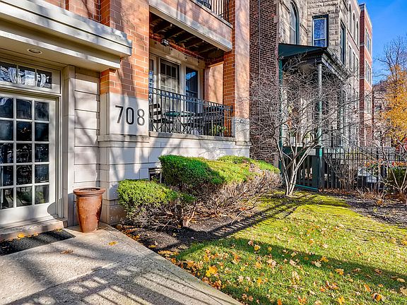 2nd image of 708 W Aldine Ave APT 302