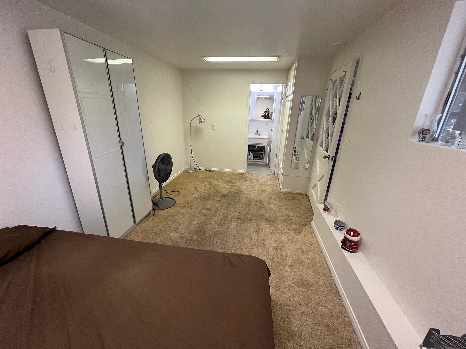 Studio, 300 sqft, $900 — Photo 2
