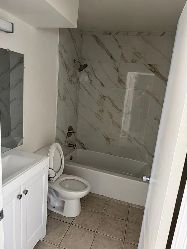 2 bed, 1.0 bath, 875 sqft, $2,395 — Photo 3