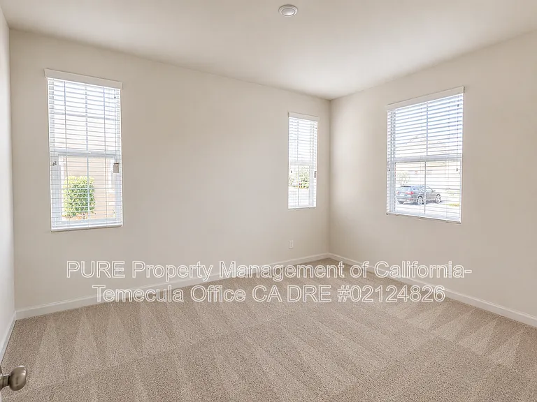 28235 Ashtree St — Photo 6