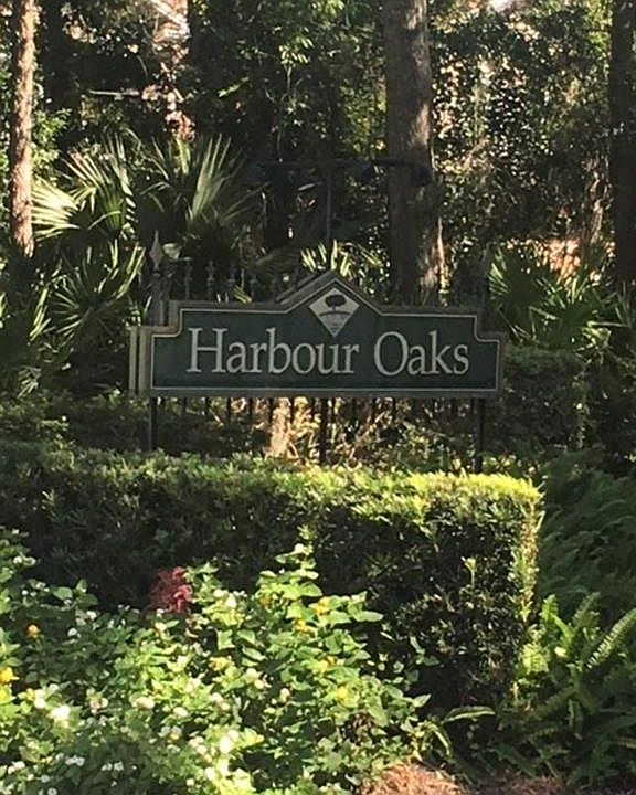 1st image of 213 Harbour Oaks Dr