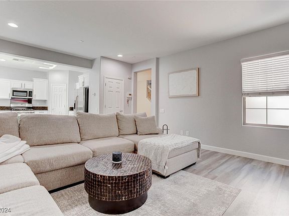 3rd image of 6851 Quindio St
