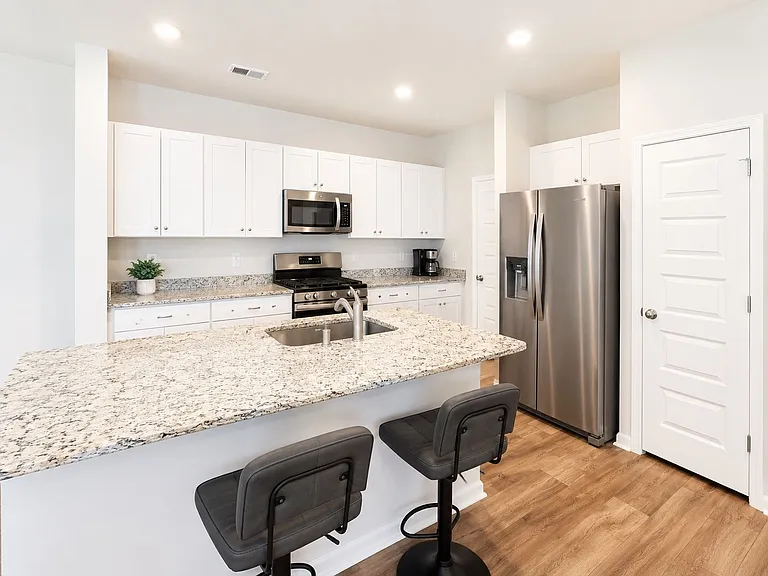 256 Agrarian Ave — Photo 7