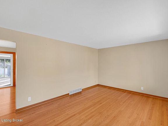 5th image of 5523 Mariemont Rd