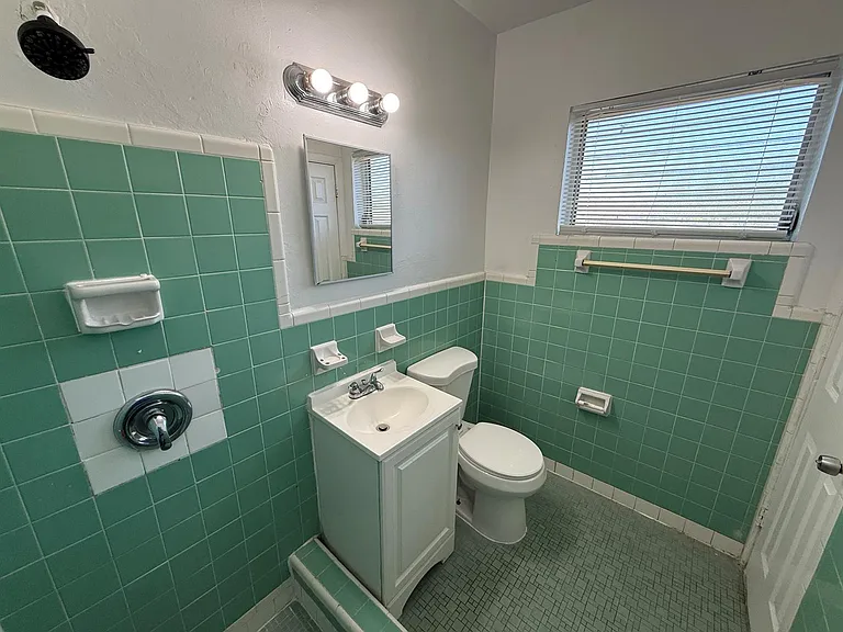 6014 Fillmore St — Photo 3